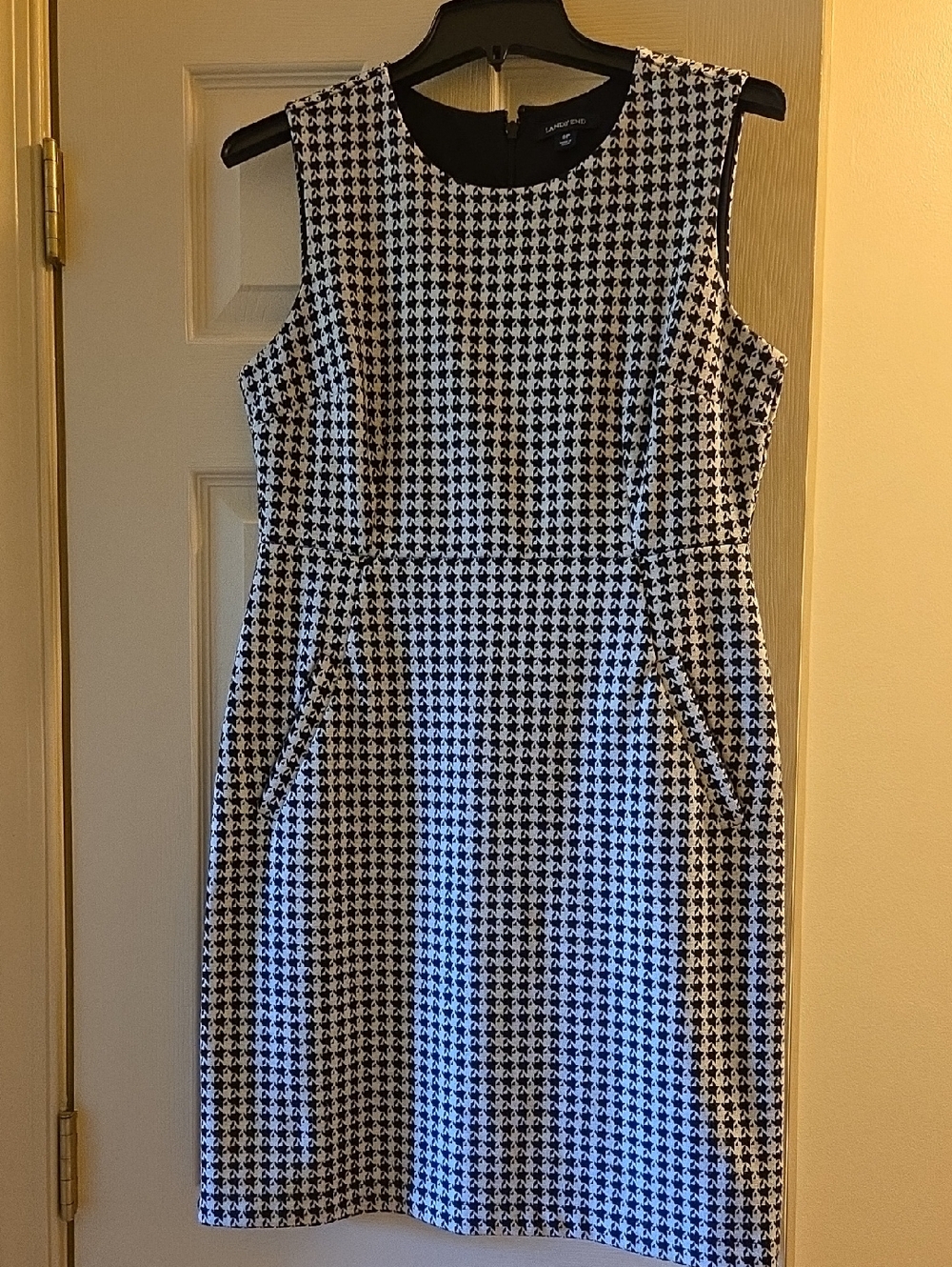 Lands End Black & White Houndstooth Sleeveless Sheath Dress